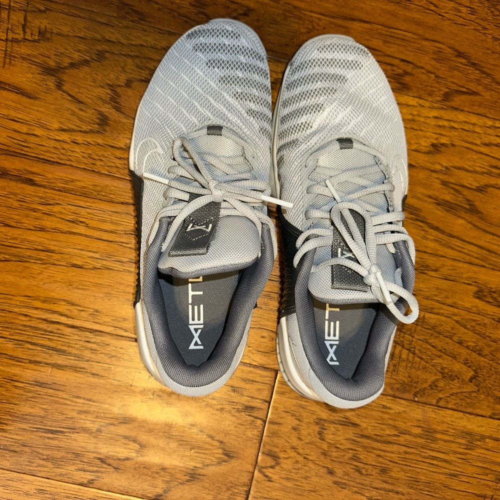 Nike Light Gray Metcon Athletic Shoes